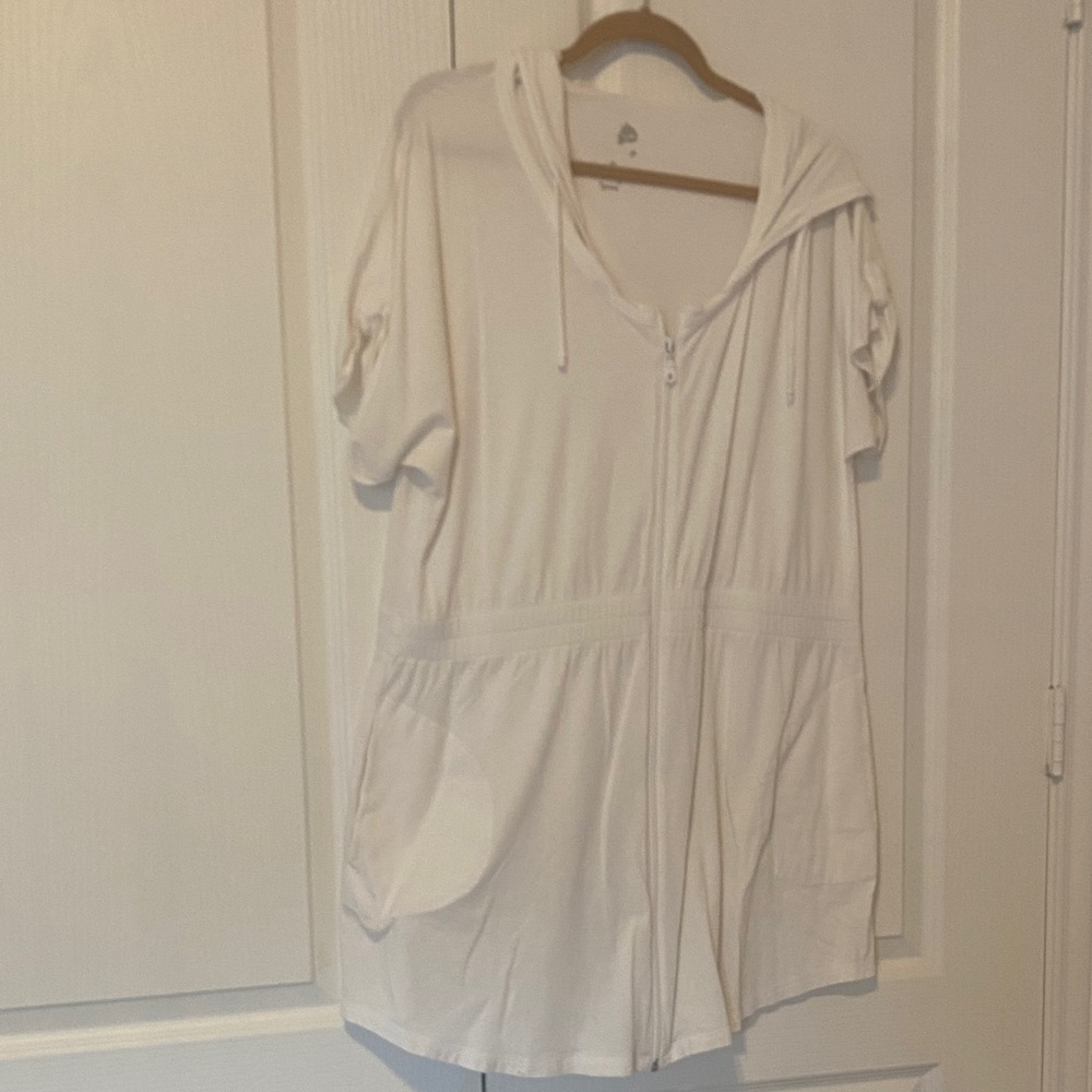White Hooded Zip-Up short sleeve